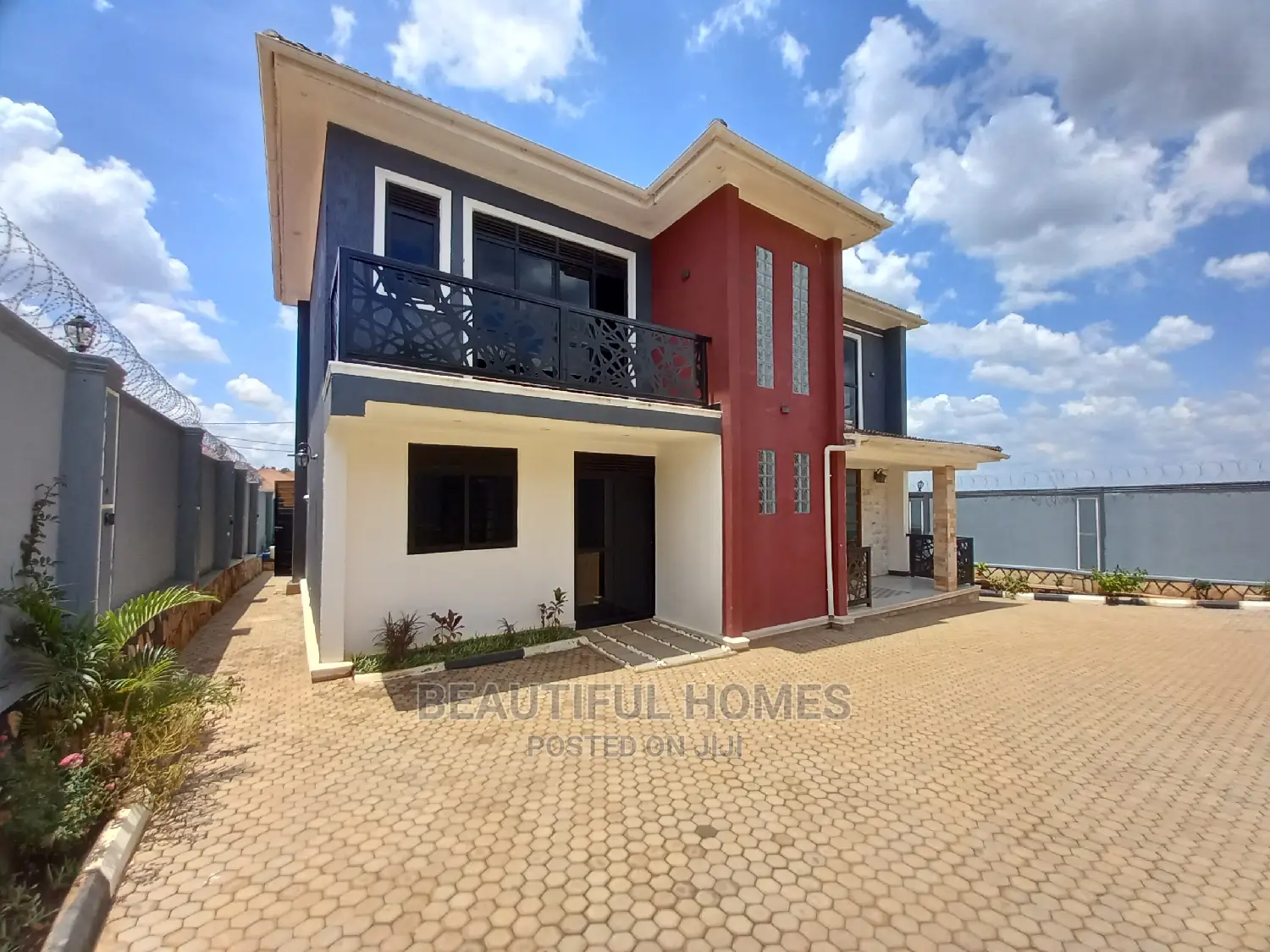 Furnished 5bdrm House in Kira for Sale