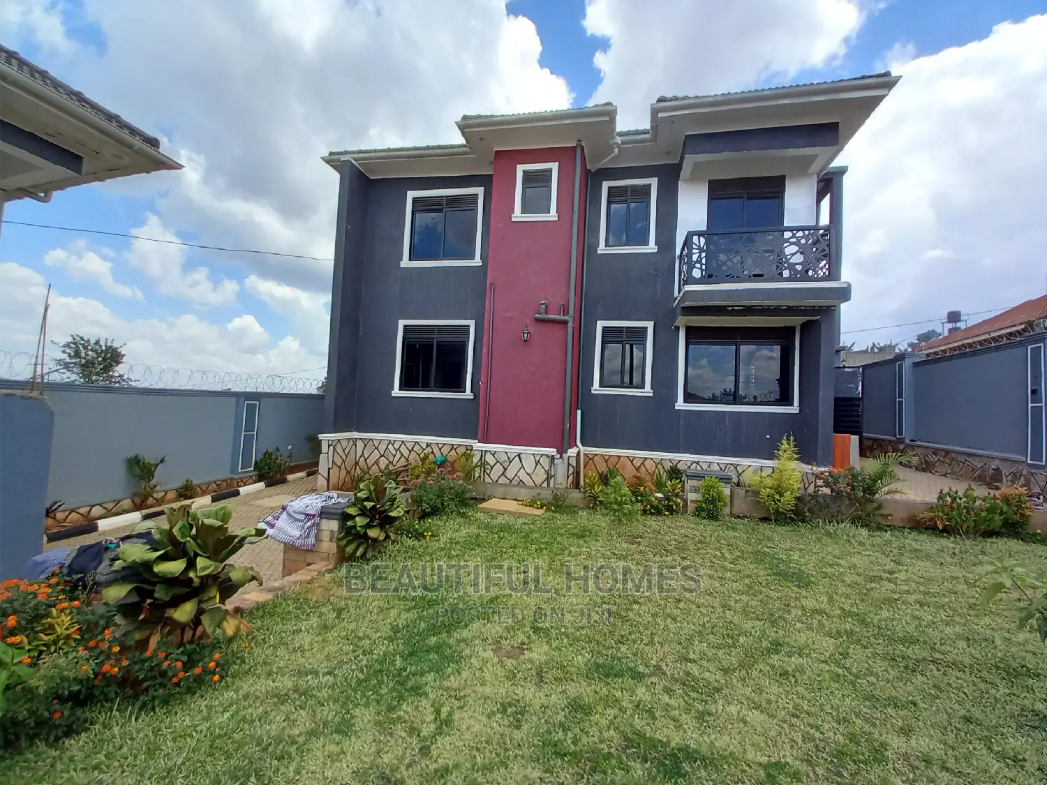 Furnished 5bdrm House in Kira for Sale