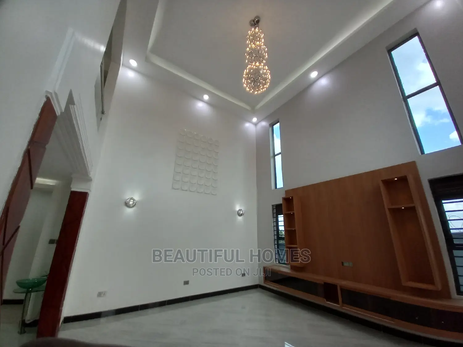 Furnished 5bdrm House in Kira for Sale