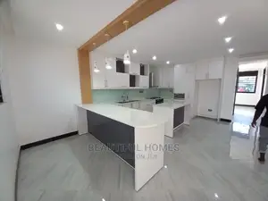 Furnished 5bdrm House in Kira for Sale