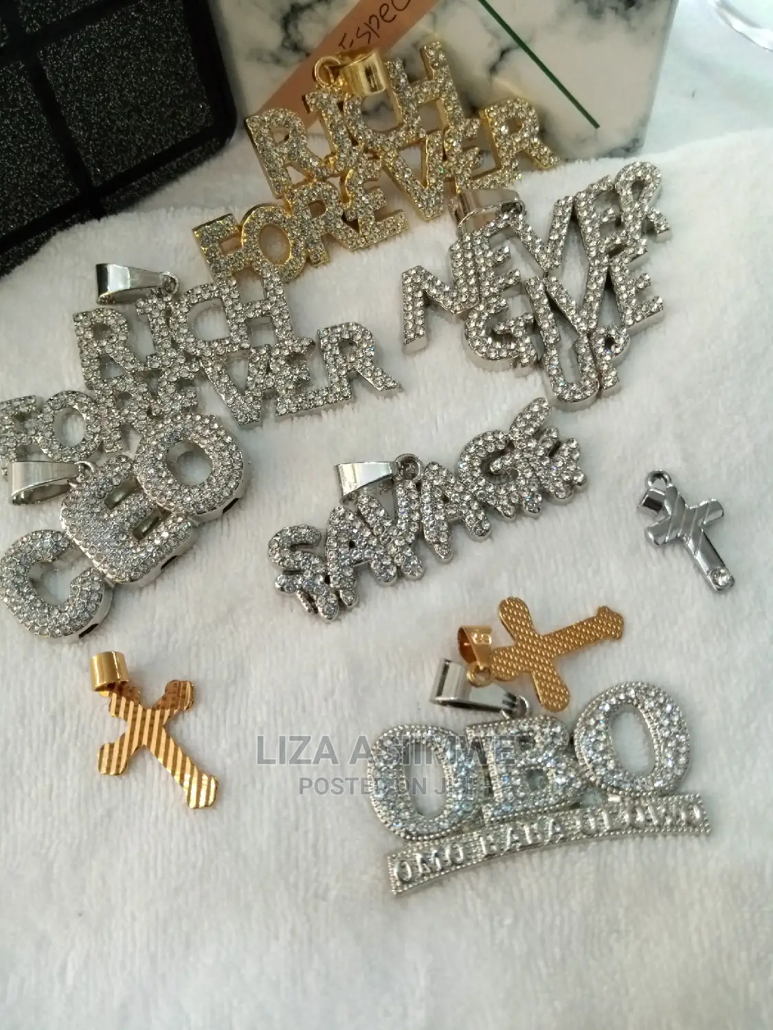 Men's (Unisex) Chains Available With Unique Pendants