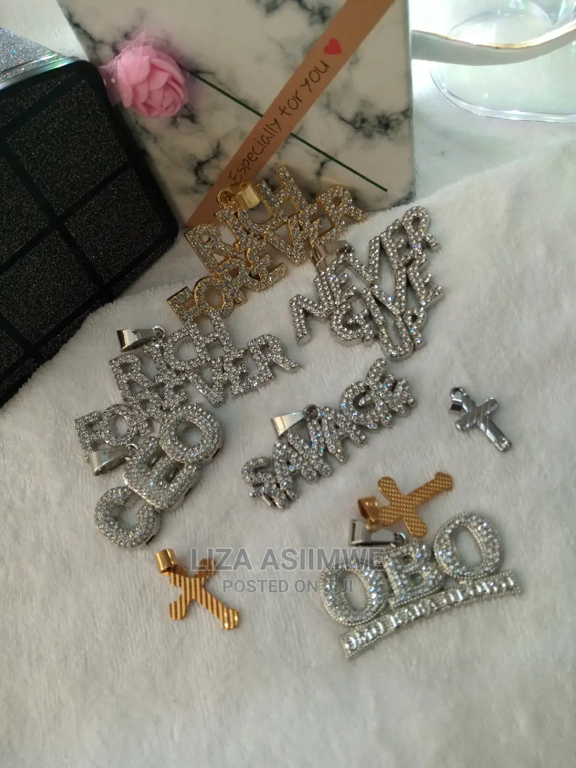 Quality Chains/Necklaces Available (Unisex)