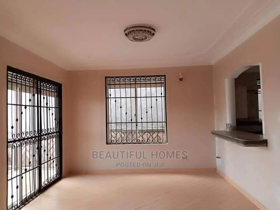 Furnished 5bdrm House in Kira for Sale