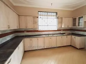 Furnished 5bdrm House in Kira for Sale