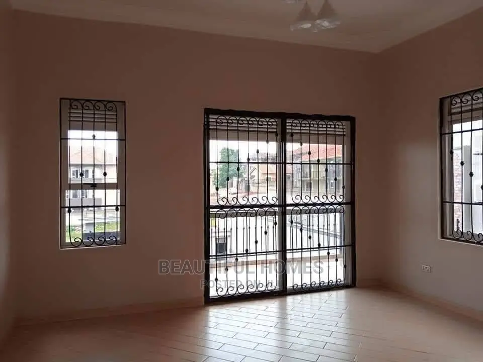 Furnished 5bdrm House in Kira for Sale