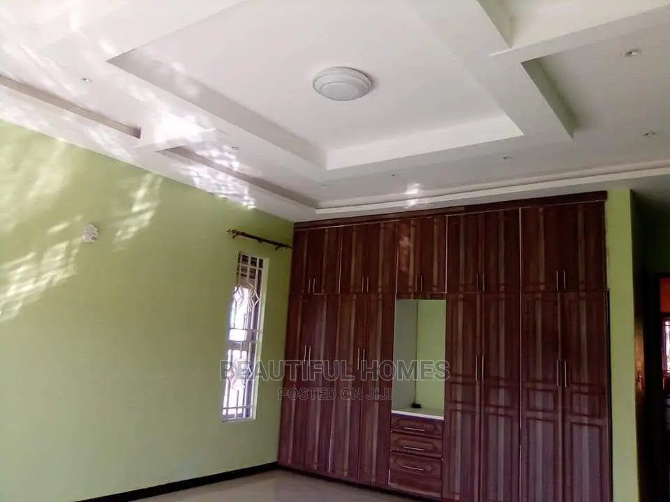 Furnished 5bdrm Mansion in Kyanja, Nakawa for Sale