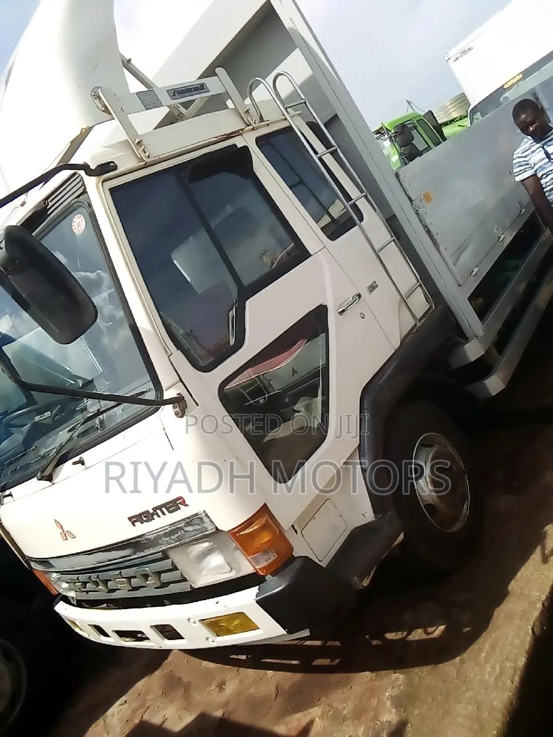Fuso Fighetr Truck