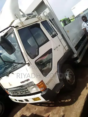 Fuso Fighetr Truck