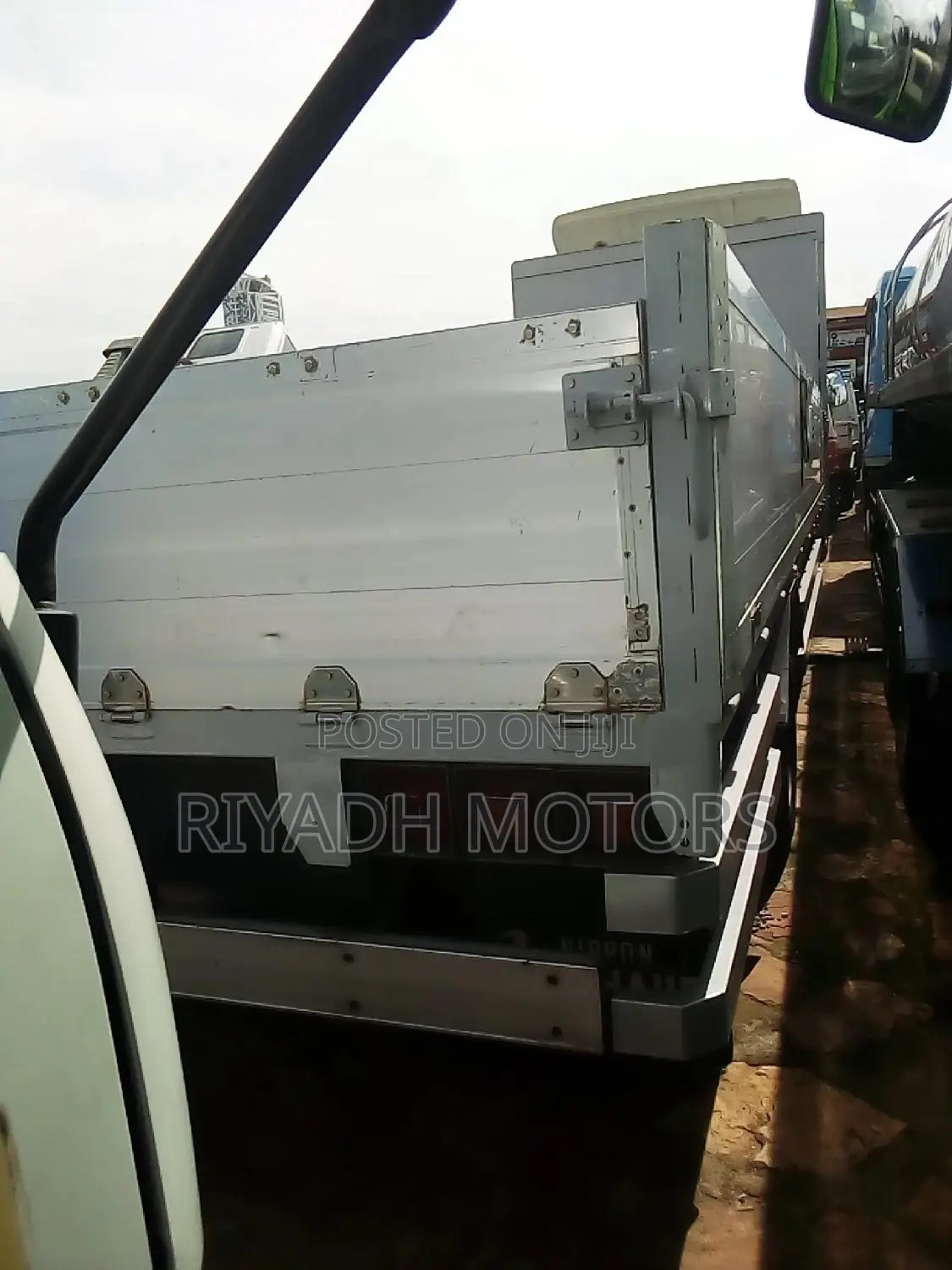 Fuso Fighetr Truck