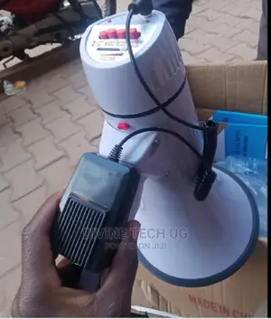 Megaphone 6 Batteries + Rechargeable Battery