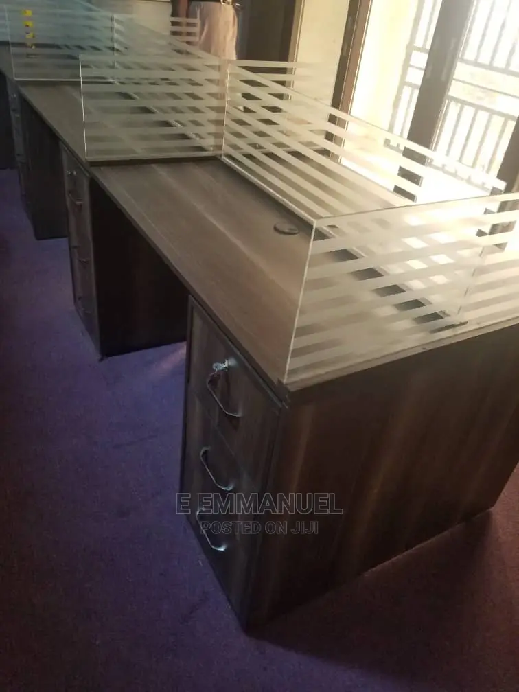 4 Seater Workstation/ Staff Desk