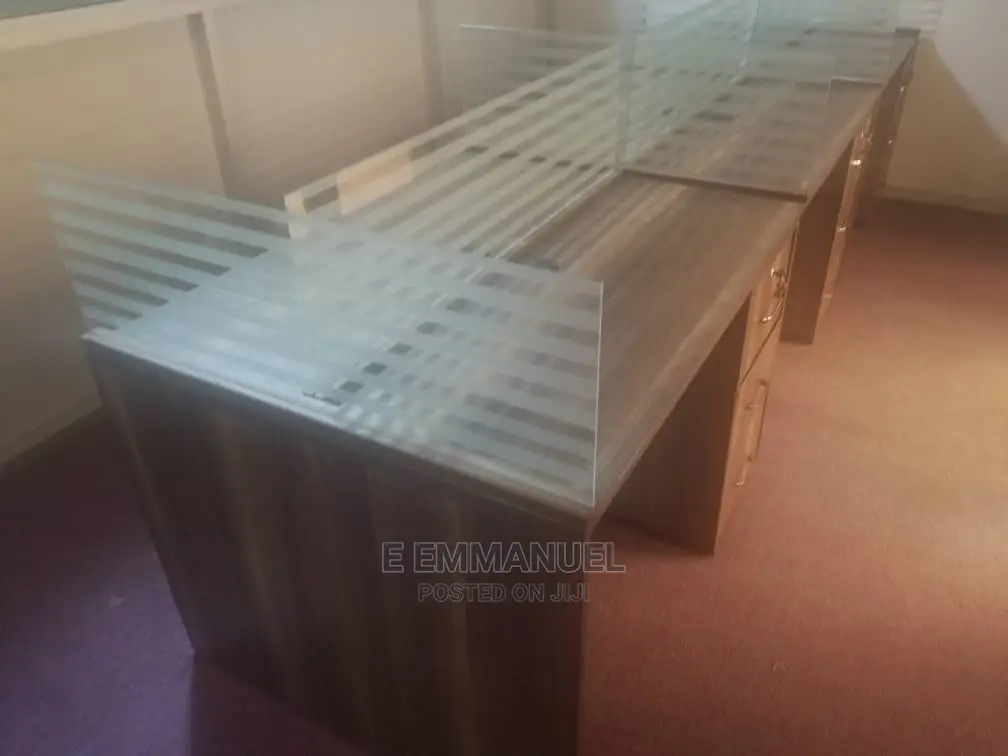 4 Seater Workstation/ Staff Desk