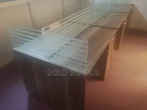 4 Seater Workstation/ Staff Desk