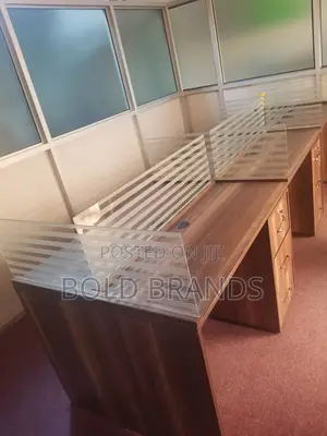4 Seater Workstation/ Staff Desk
