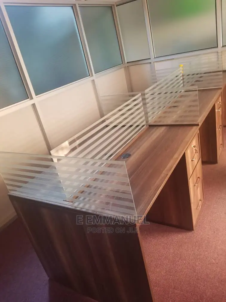 4 Seater Workstation/ Staff Desk