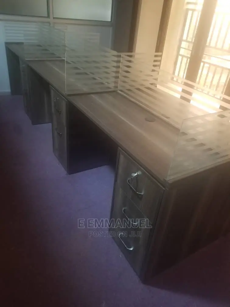 4 Seater Workstation/ Staff Desk