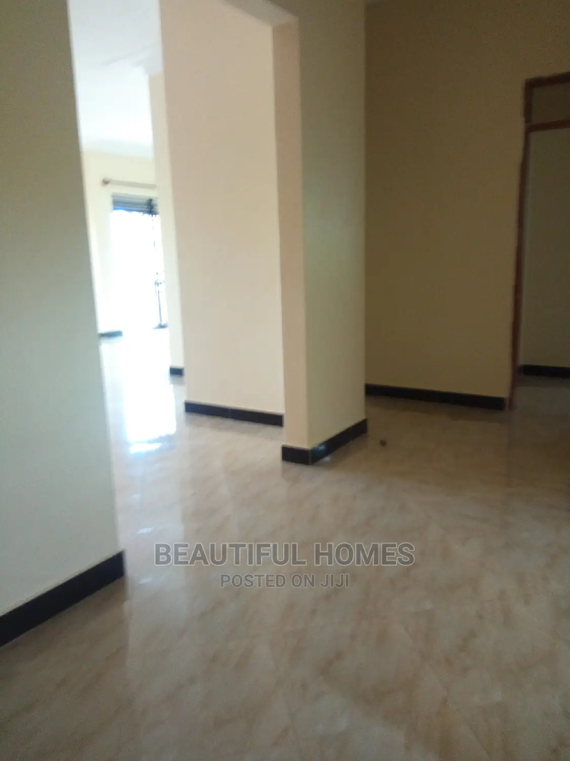 Furnished 4bdrm Villa in Kira Tarmack for Sale