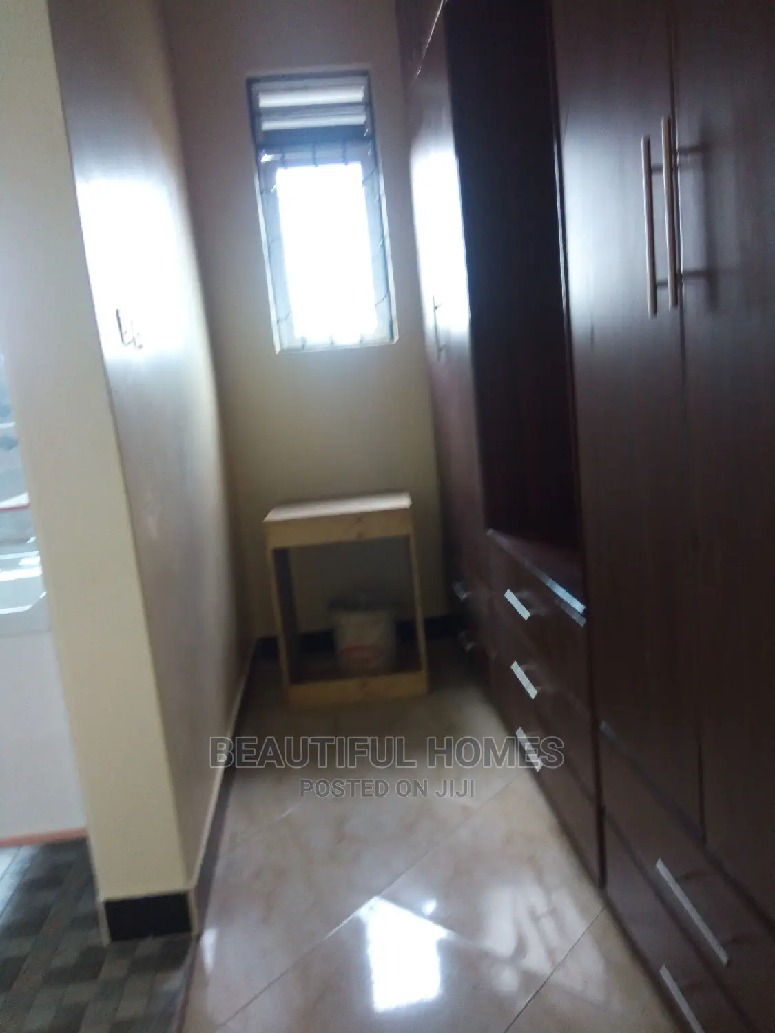 Furnished 4bdrm Villa in Kira Tarmack for Sale