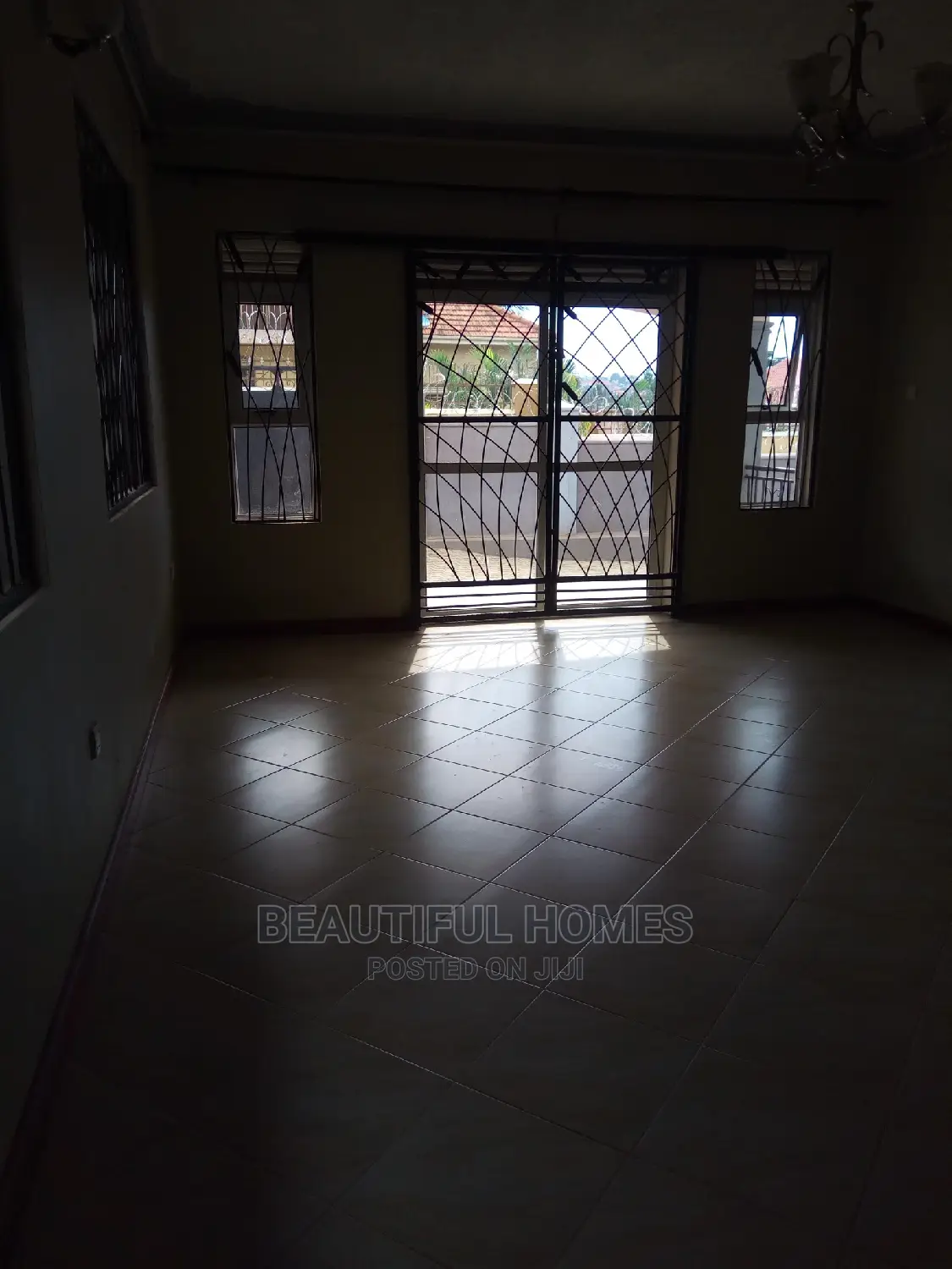 Furnished 4bdrm House in Kira for Sale