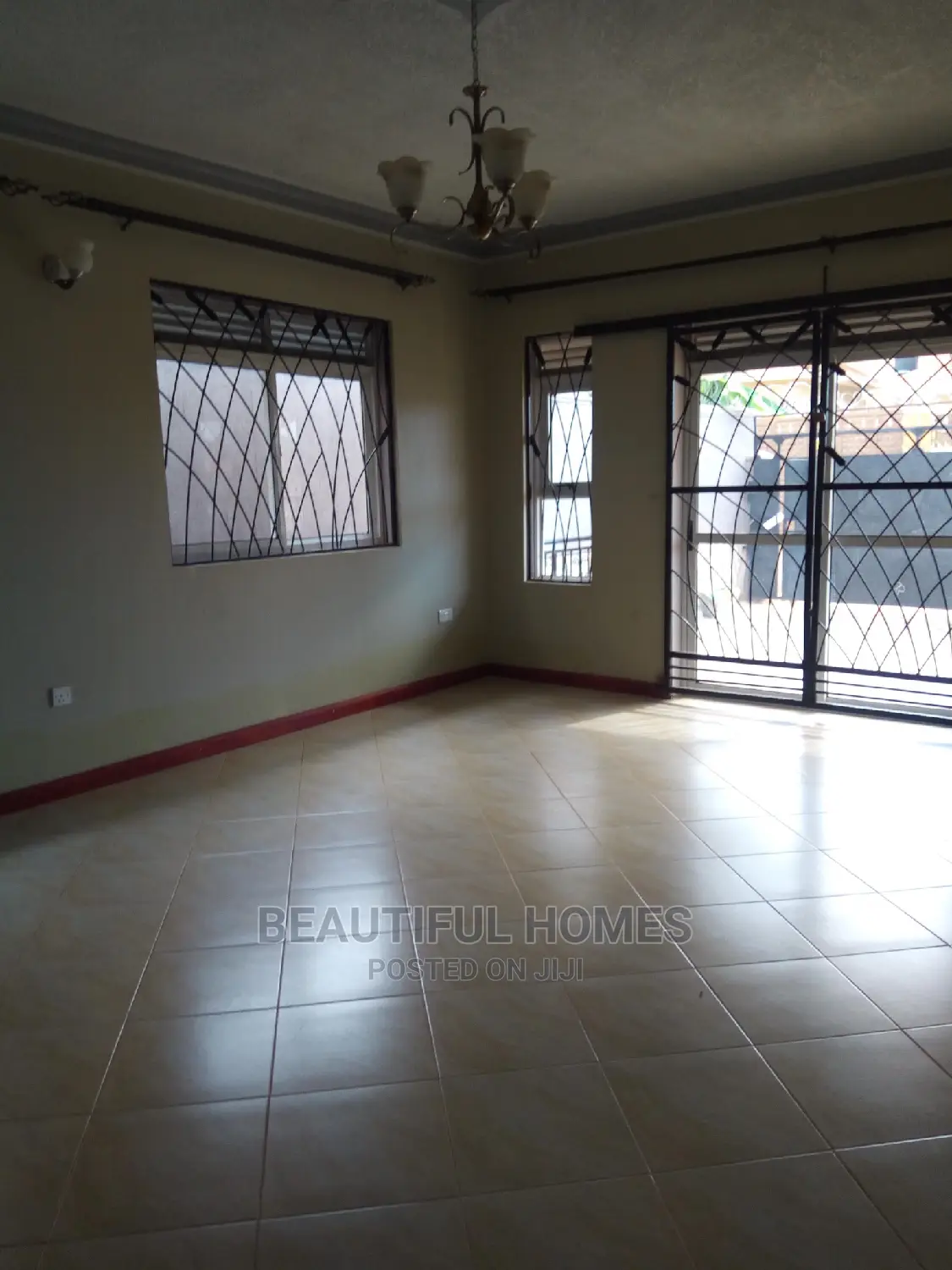 Furnished 4bdrm House in Kira for Sale