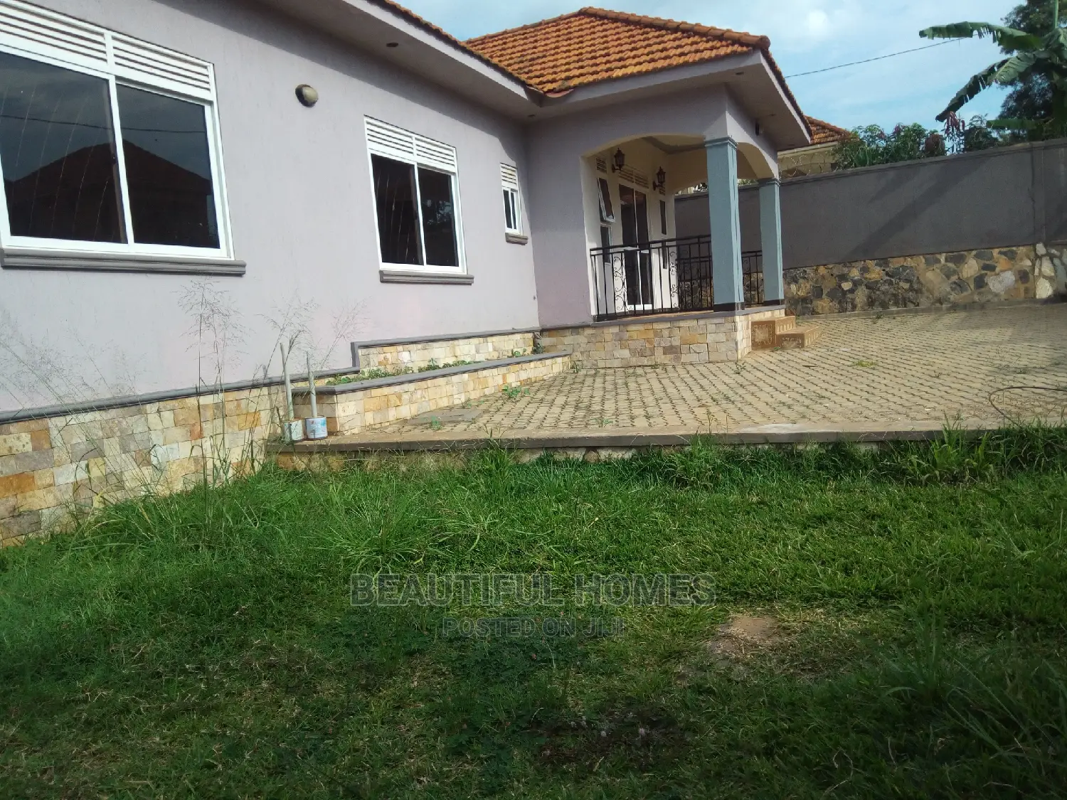 Furnished 4bdrm House in Kira for Sale