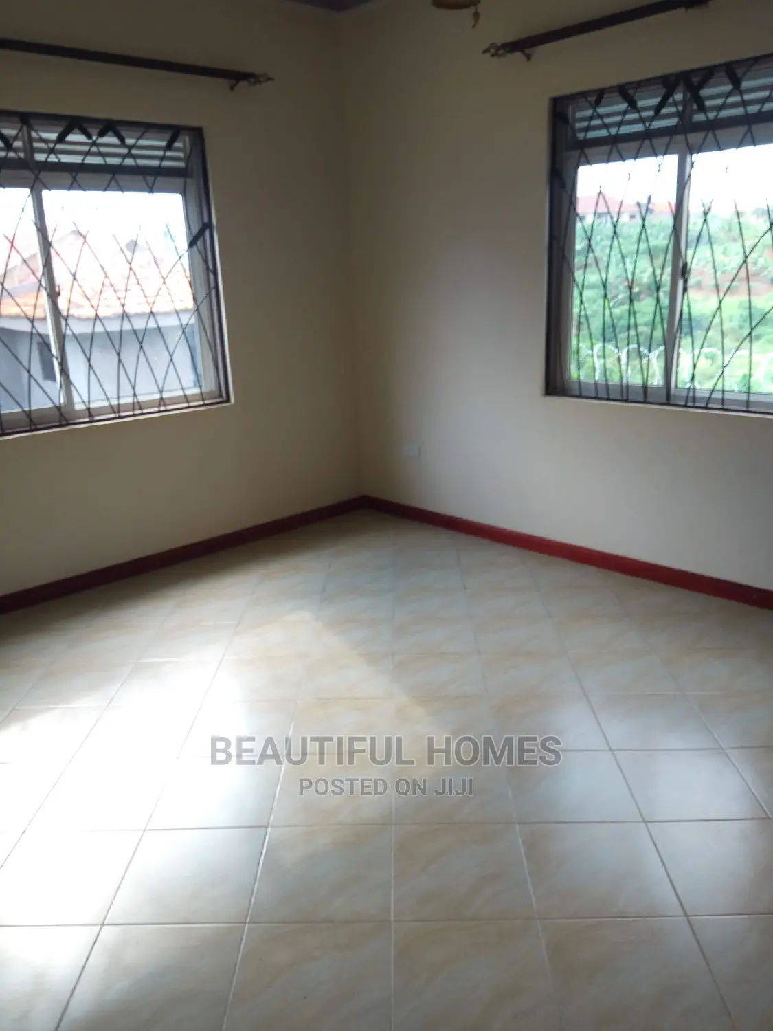 Furnished 4bdrm House in Kira for Sale