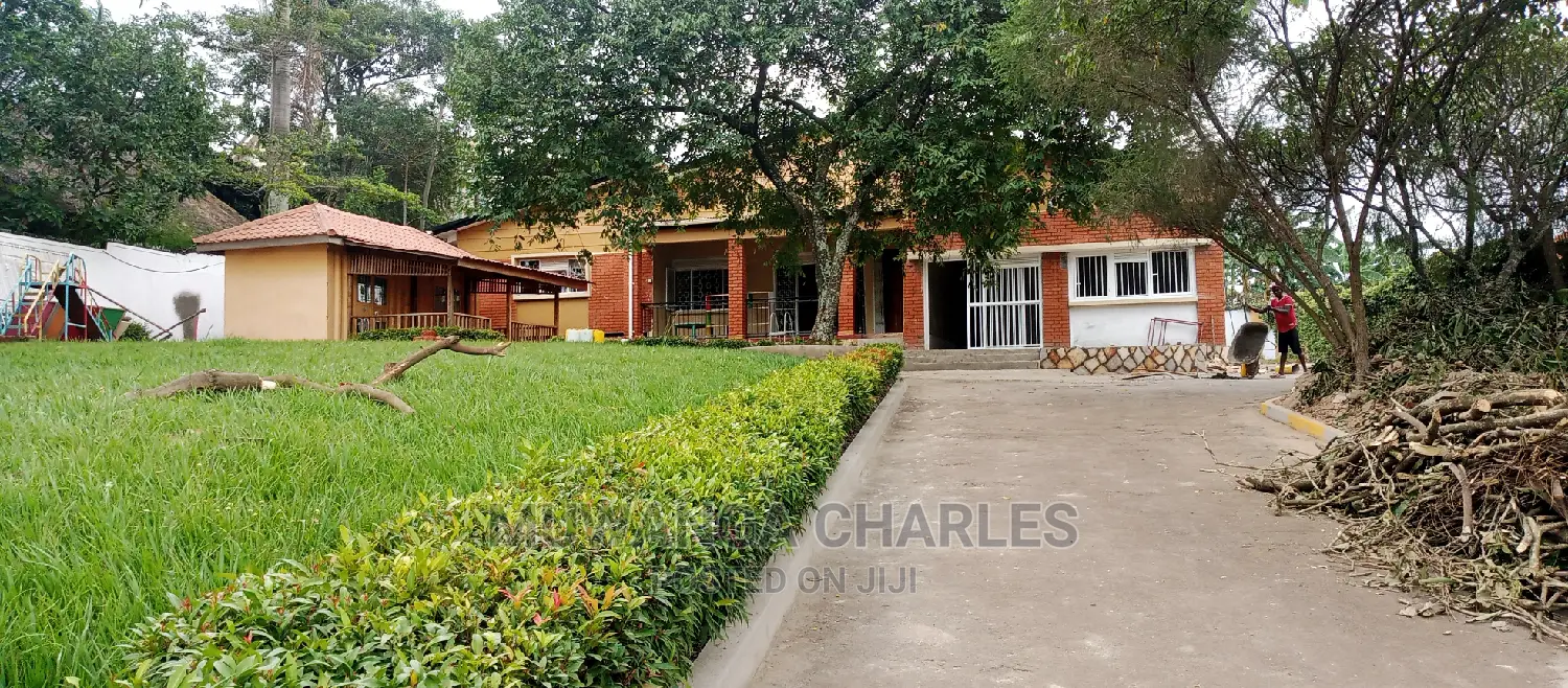 5bdrm Bungalow in Fs Properties Ltd, Central Division for Rent