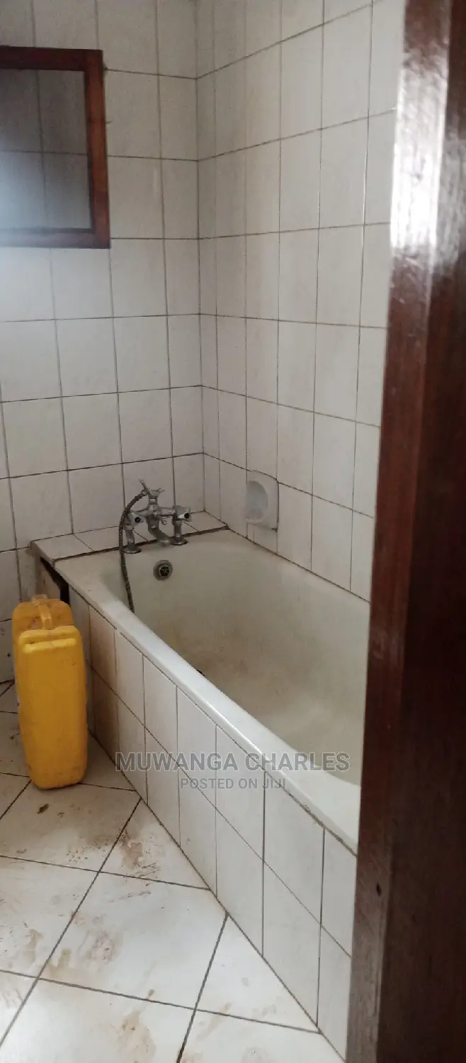 5bdrm Bungalow in Fs Properties Ltd, Central Division for Rent