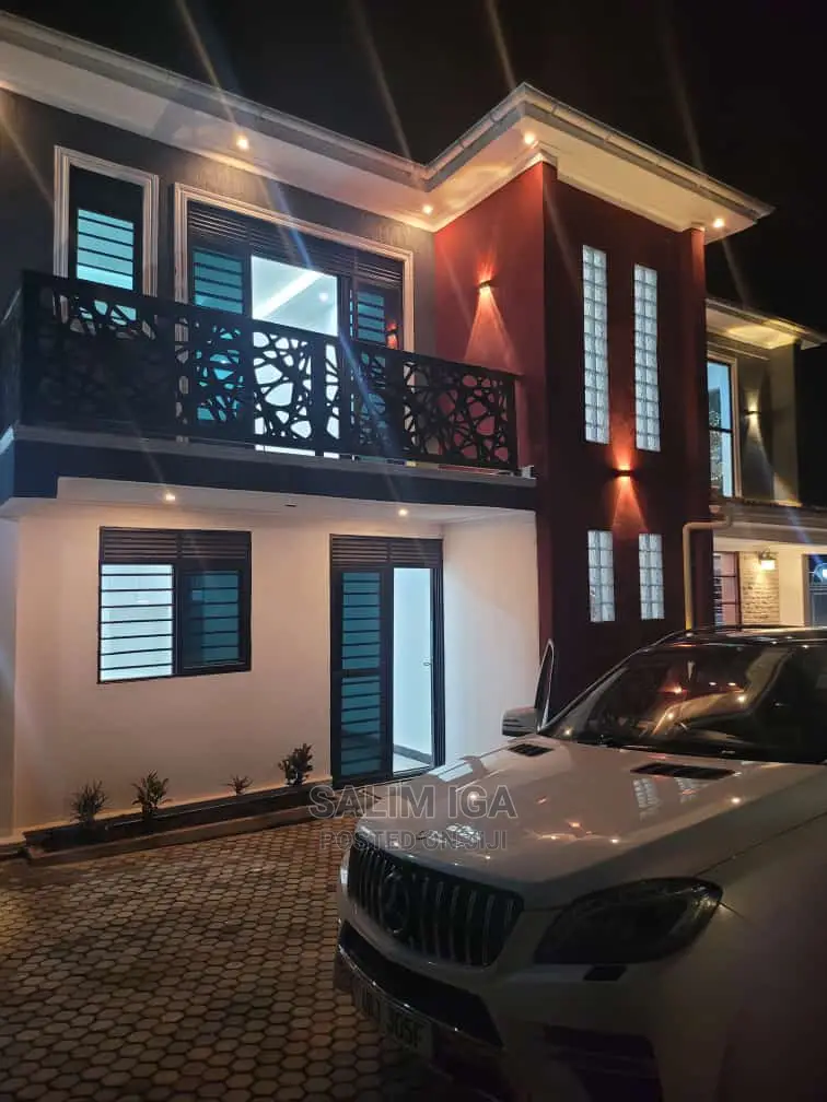 4bdrm Duplex in Kololo Property, Central Division for Sale
