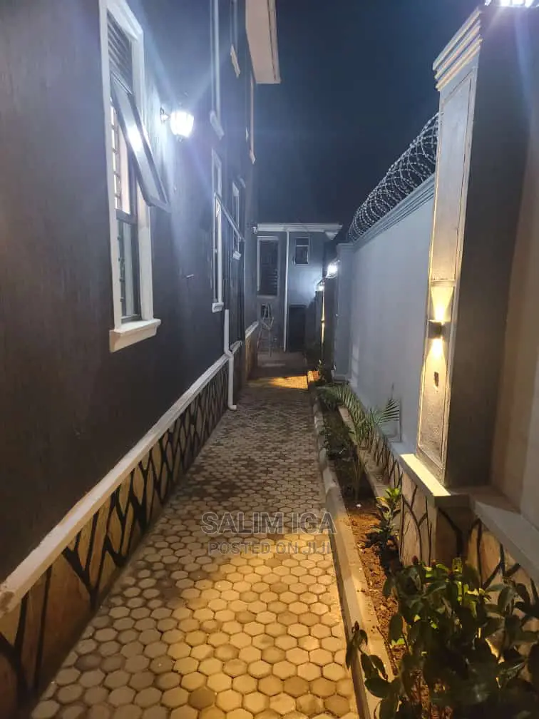 4bdrm Duplex in Kololo Property, Central Division for Sale