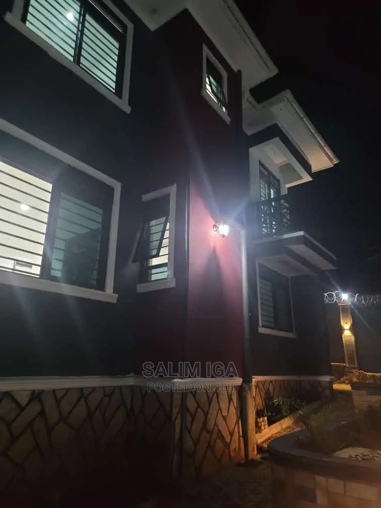 4bdrm Duplex in Kololo Property, Central Division for Sale