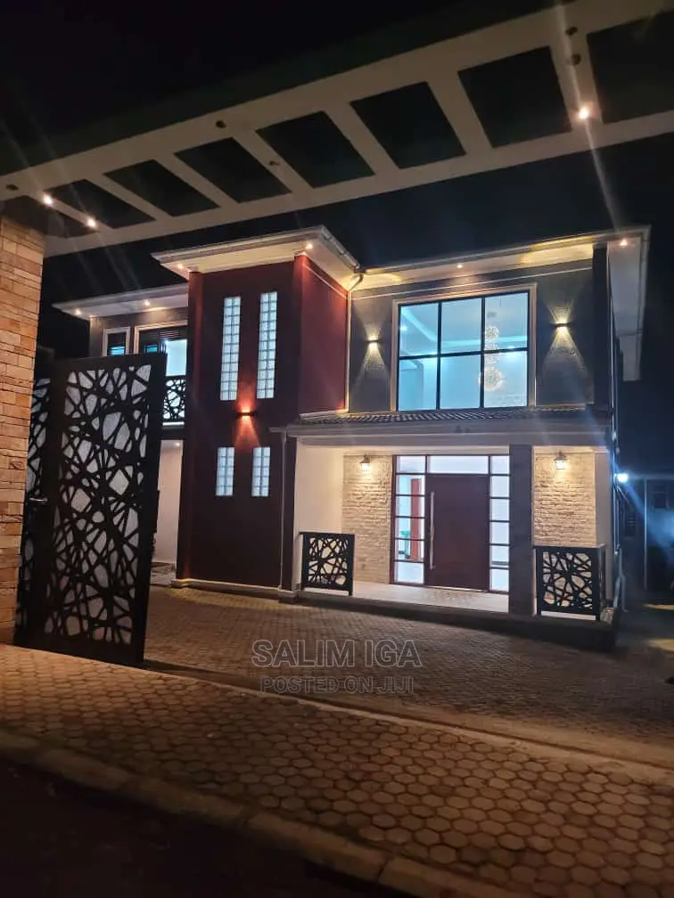 4bdrm Duplex in Kololo Property, Central Division for Sale