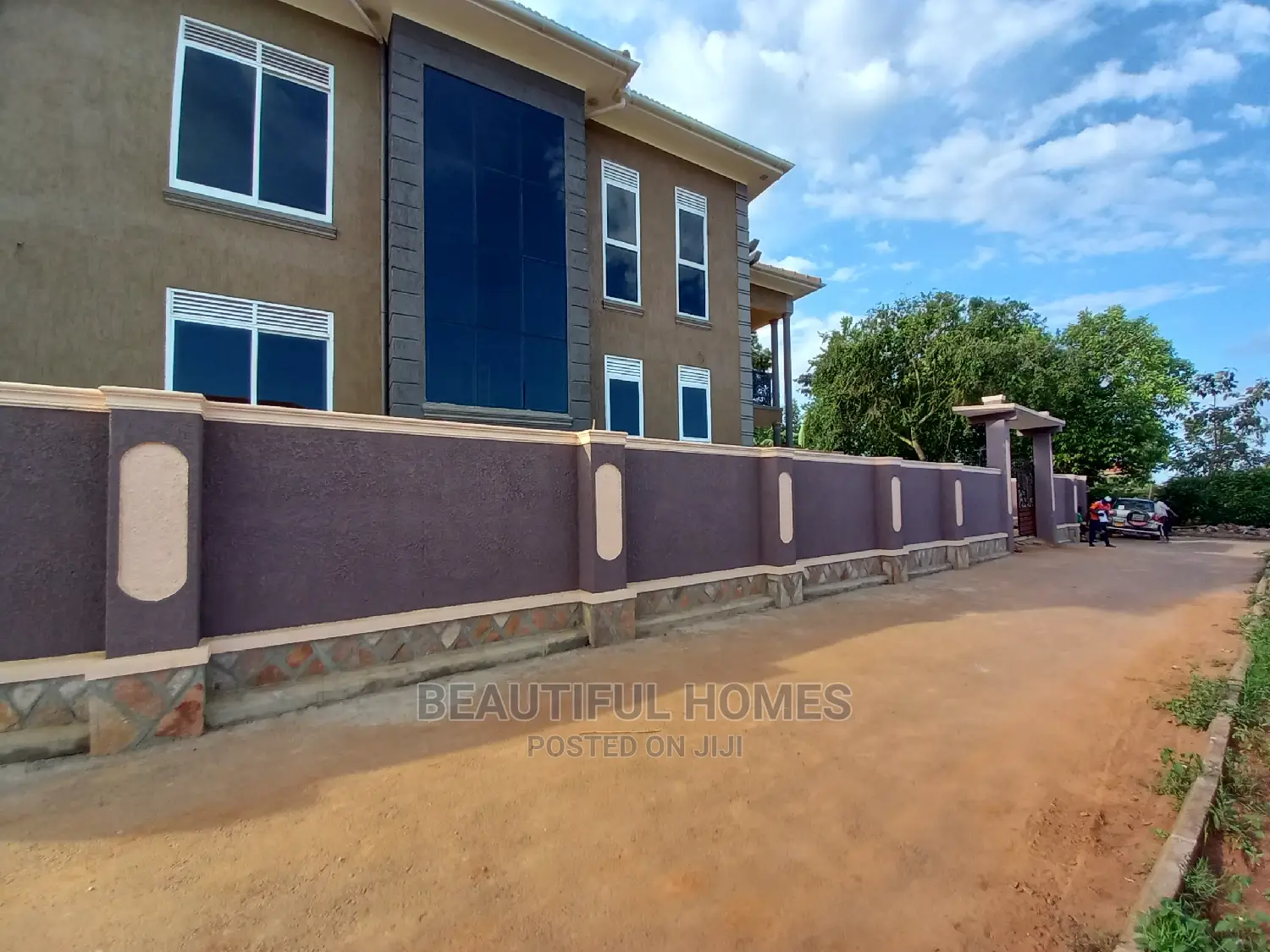 Furnished 5bdrm Mansion in Kisaasi, Central Division for Sale