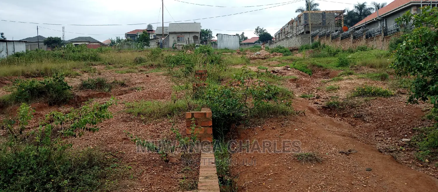 Plot on Sale in Kira