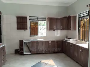 Furnished 4bdrm House in Kira for Sale