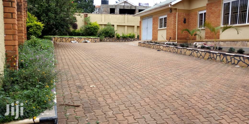 3 Bedrooms House For Rent