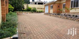 3 Bedrooms House For Rent