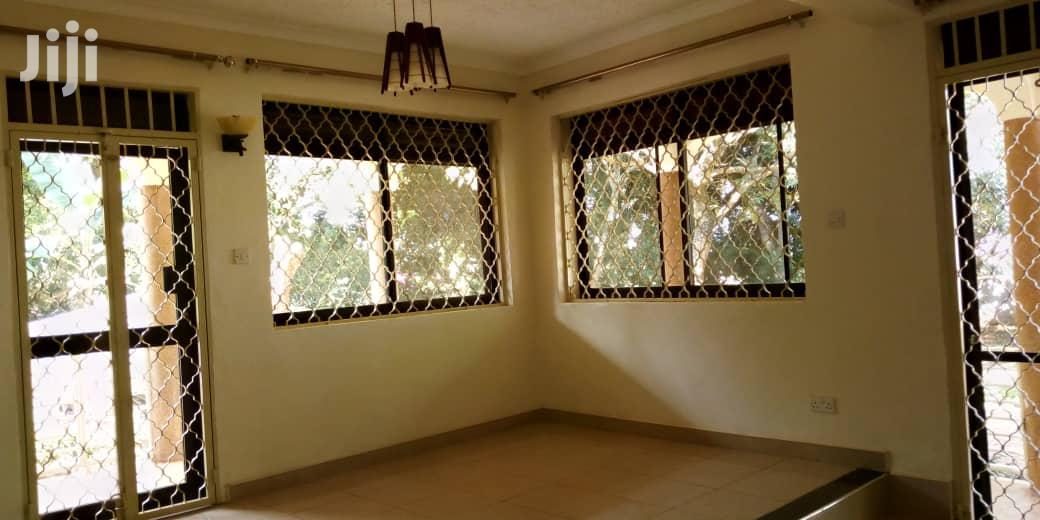 3 Bedrooms House For Rent