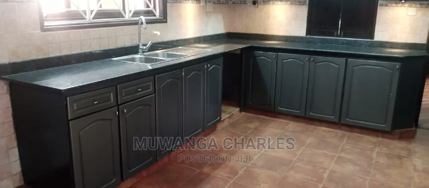 6bdrm Duplex in Fs Properties Ltd, Central Division for Rent