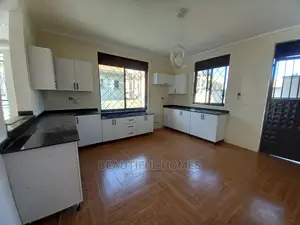 Furnished 6bdrm Mansion in Kira Tarmack for Sale