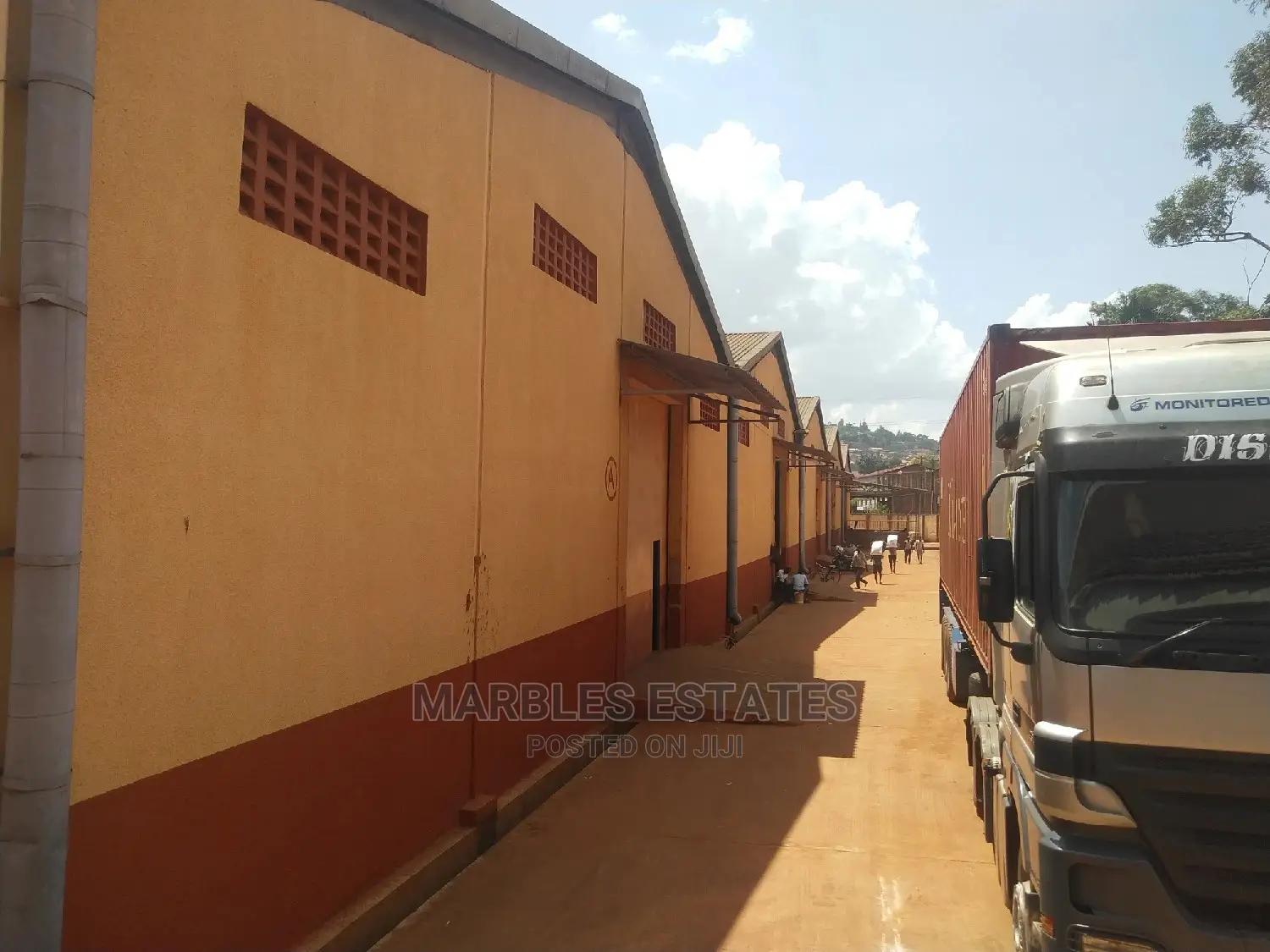 Warehouse for Rent in Ntinda With 1000sqms and 800.