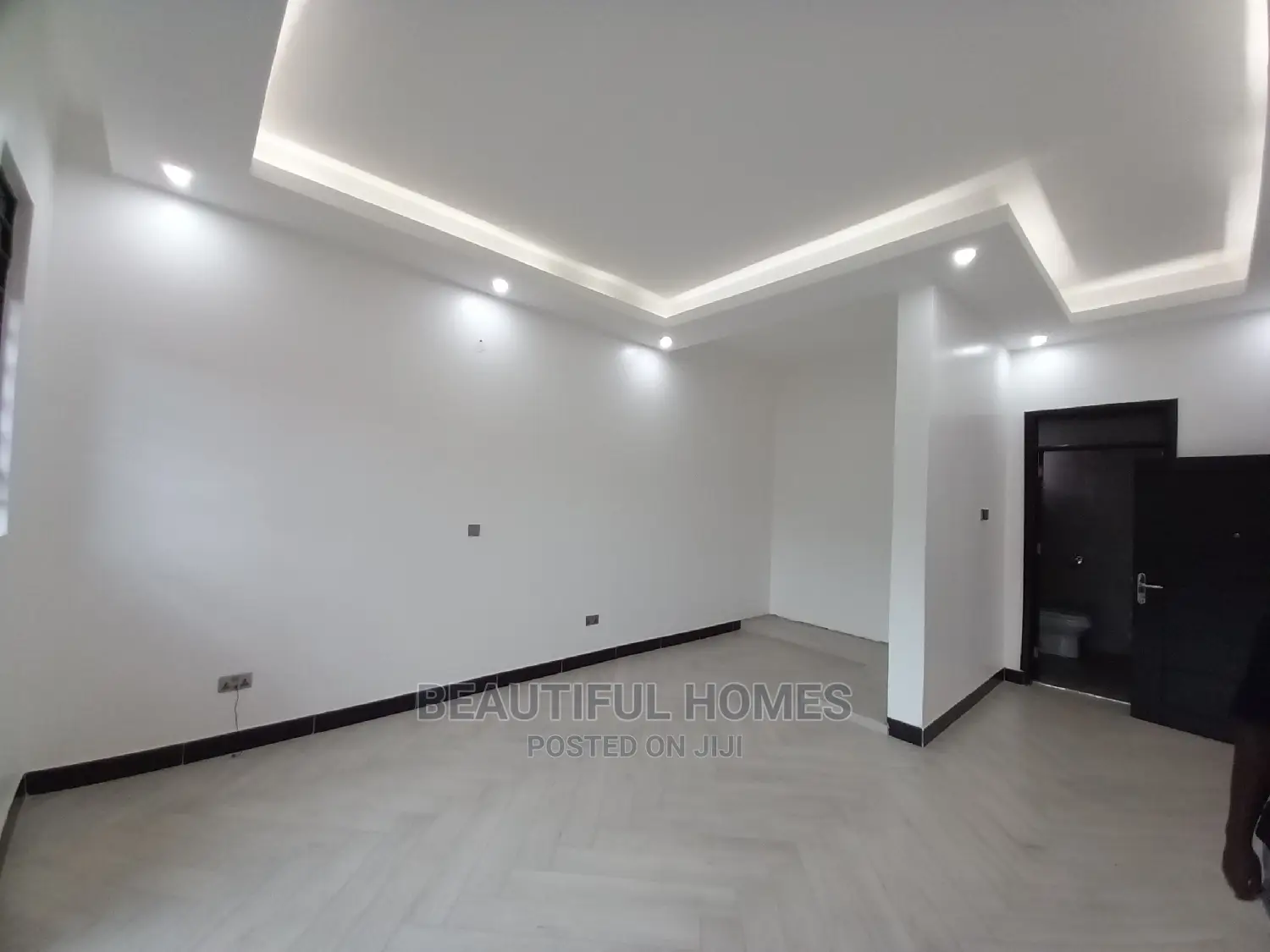 Furnished 5bdrm Mansion in Kira for Sale