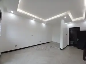 Furnished 5bdrm Mansion in Kira for Sale
