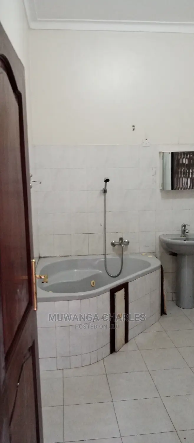 4bdrm House in Fs Properties Ltd, Central Division for Rent
