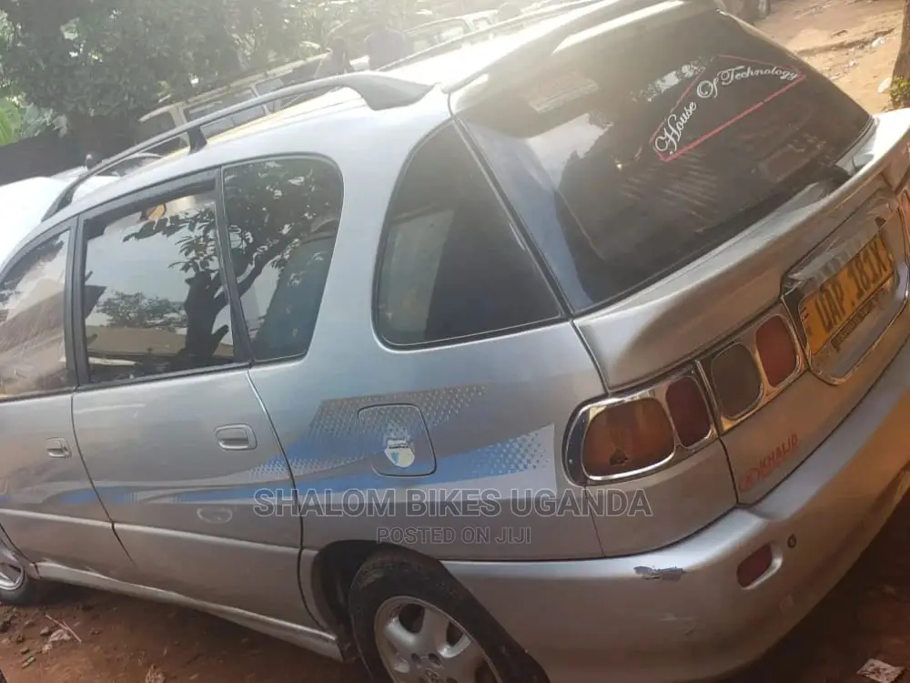 Toyota Ipsum 1997 Silver