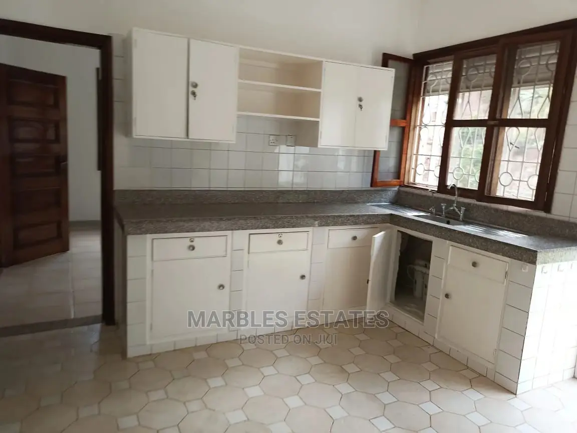 5bdrm Bungalow in Naguru, Central Division for Rent