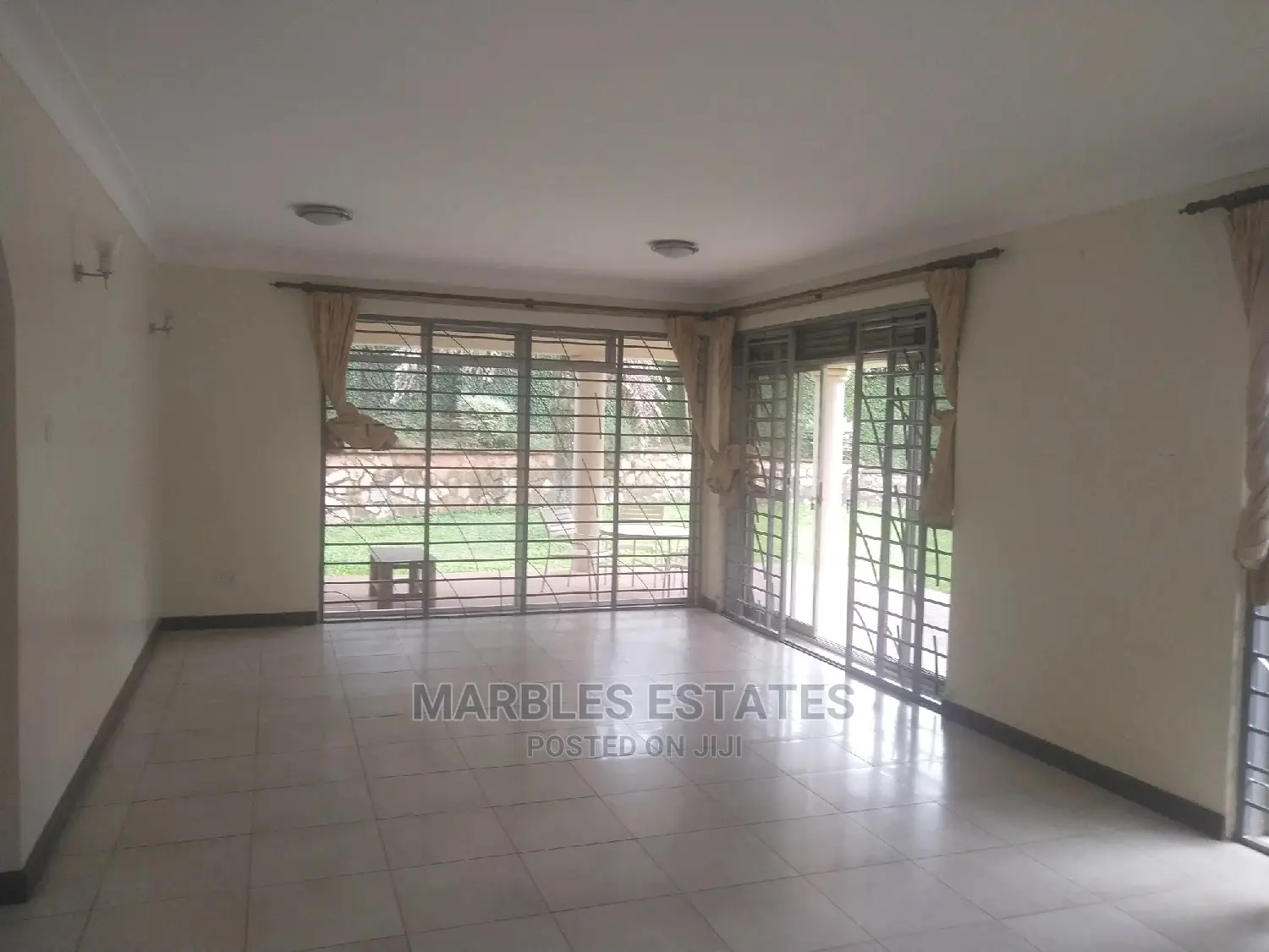 Furnished 3bdrm Townhouse/Terrace in Naguru, Central Division for Rent