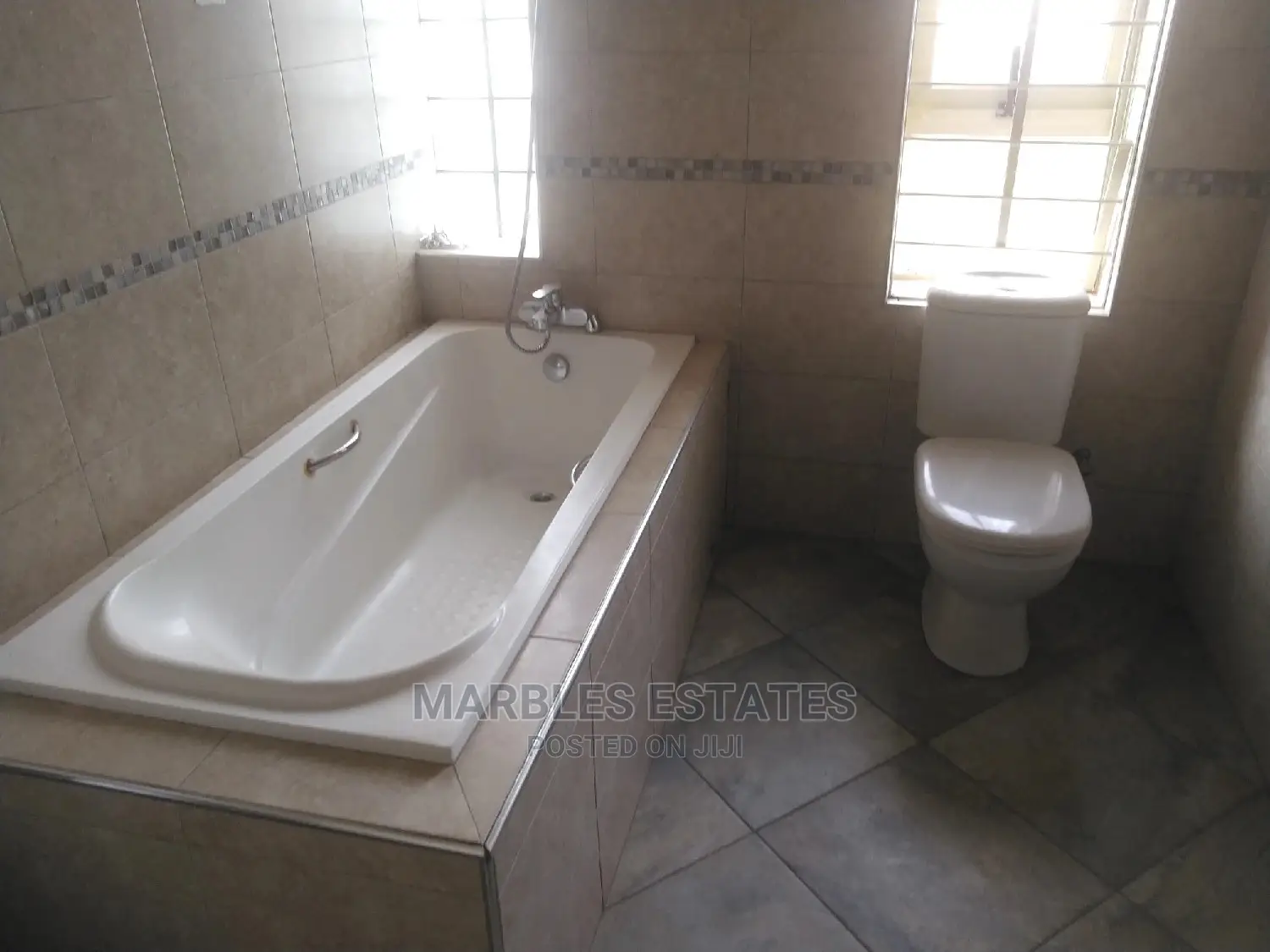 4bdrm Duplex in Bugolobi, Central Division for Rent