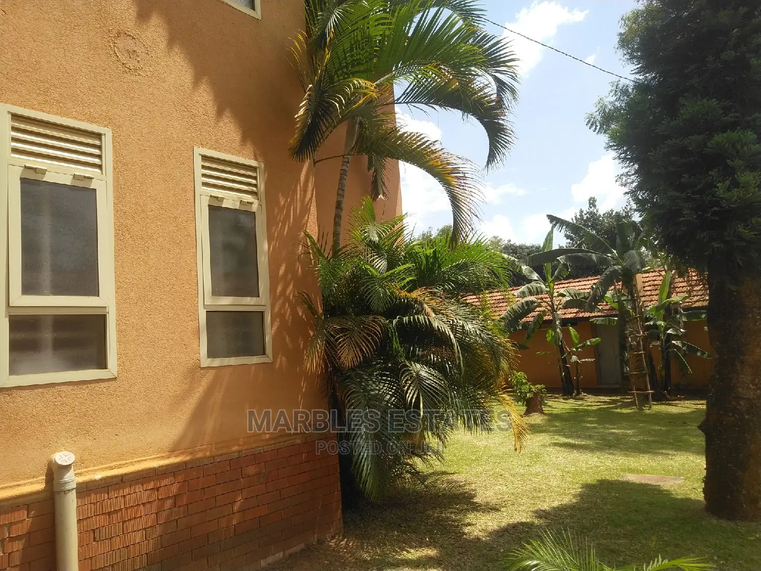 4bdrm Duplex in Bugolobi, Central Division for Rent