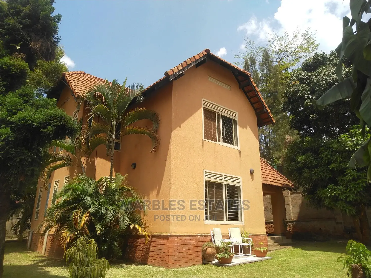 4bdrm Duplex in Bugolobi, Central Division for Rent